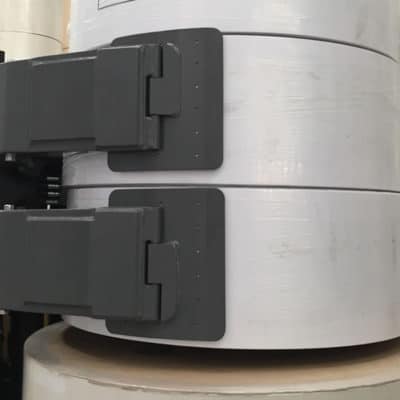 Garra hidráulica NSJ para movimentação de bobinas - Clamp mais indicado para o transporte e a movimentação de bobinas